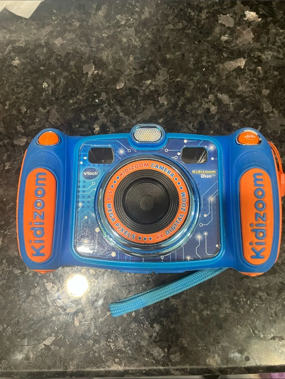VTech KidiZoom Digital Camera - Picture 2 of 3